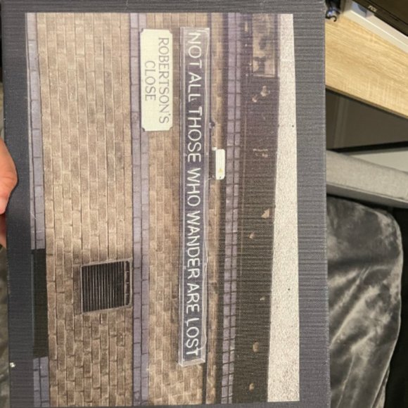 Sign/Picture - Picture 1 of 1